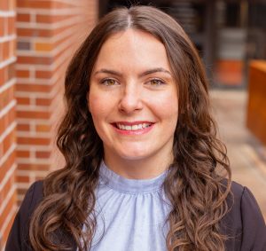 Katie Collins Headshot