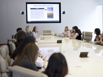 Fall 2024 students hear about a day in the life of a marketing professional at SUMMIT One Vanderbilt.